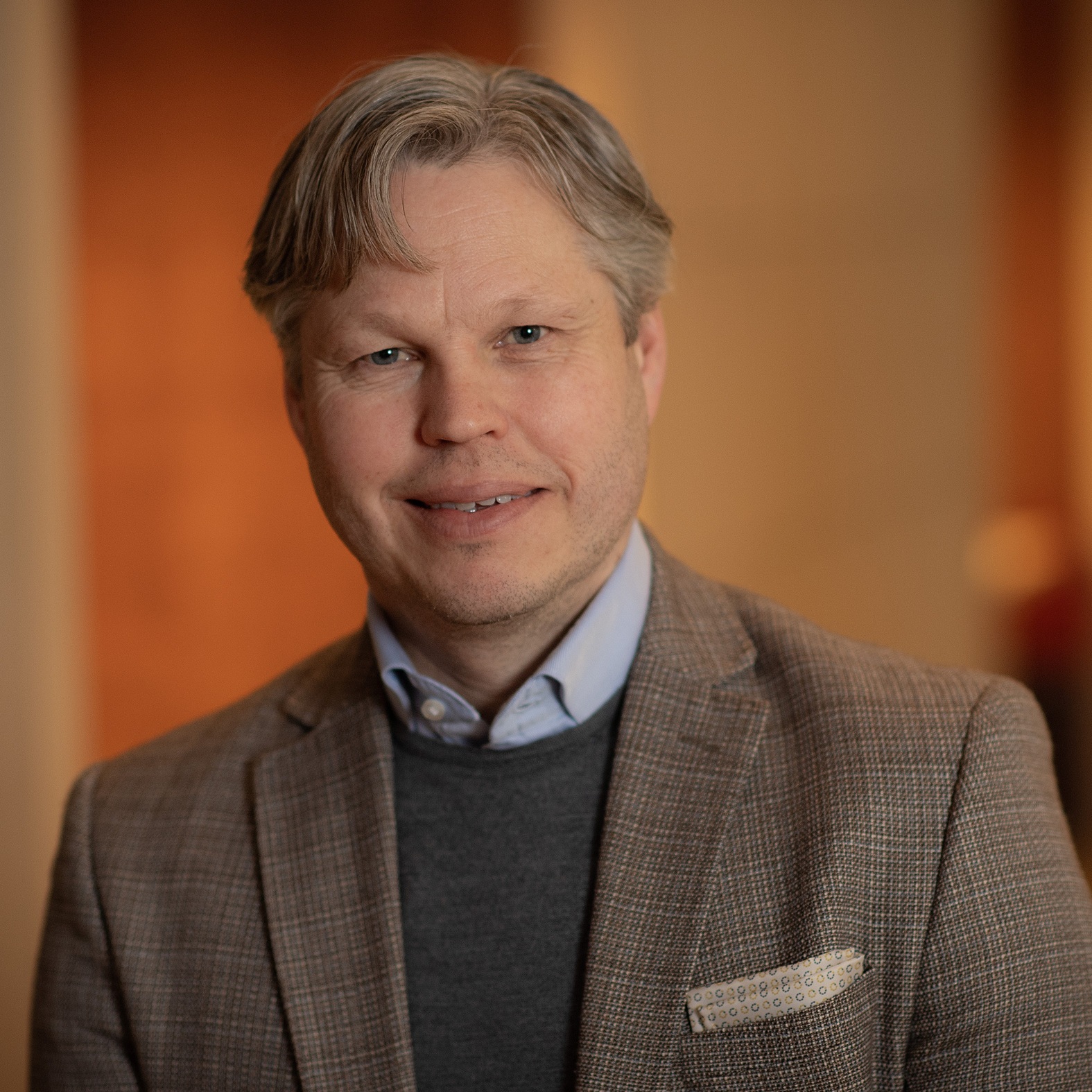 mr. A.J. Mulders LLM