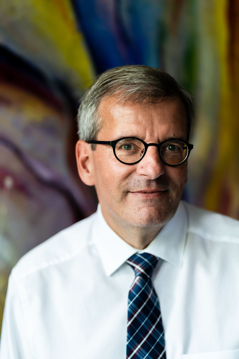 mr. E.A. van Uunen